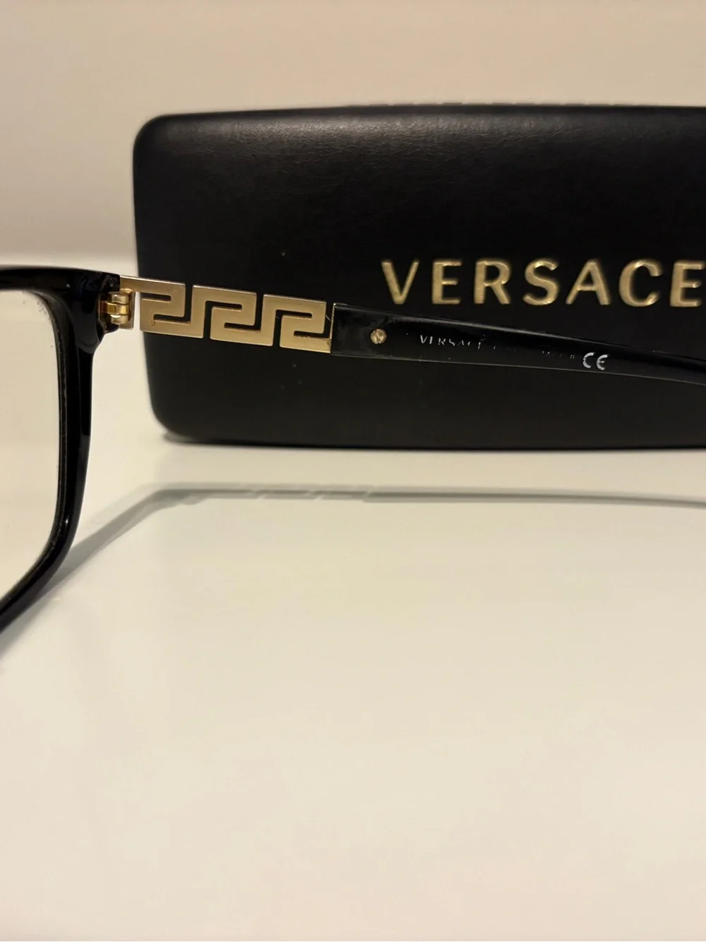 Pre-loved Versace Black and Gold Women’s Frames